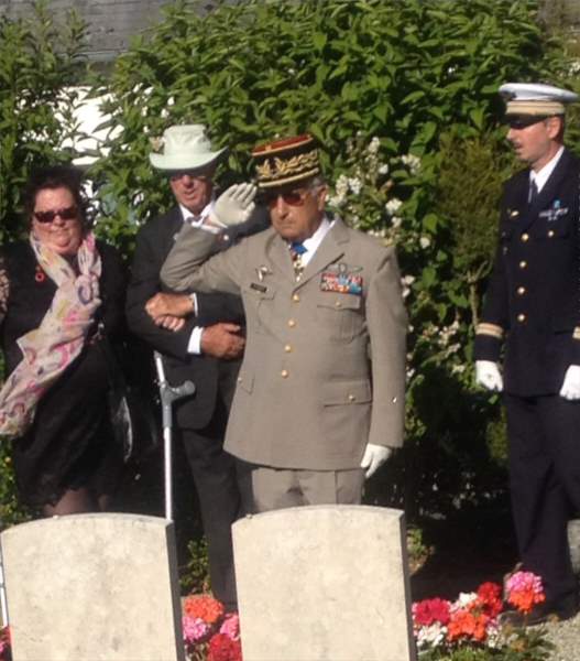 The General salutes the fallen airmen